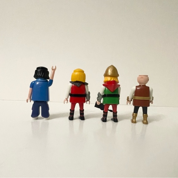 Lot of 4 Playmobil Figures Toys - Picture 4 of 10